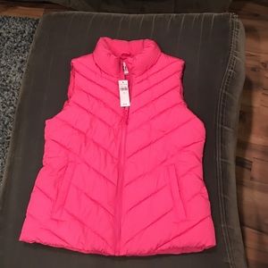 Women’s sleeveless puffer jacket